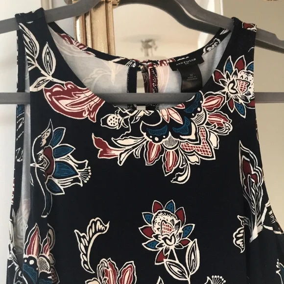 Sleeveless Printed Swing Dress - Picture 5 of 6